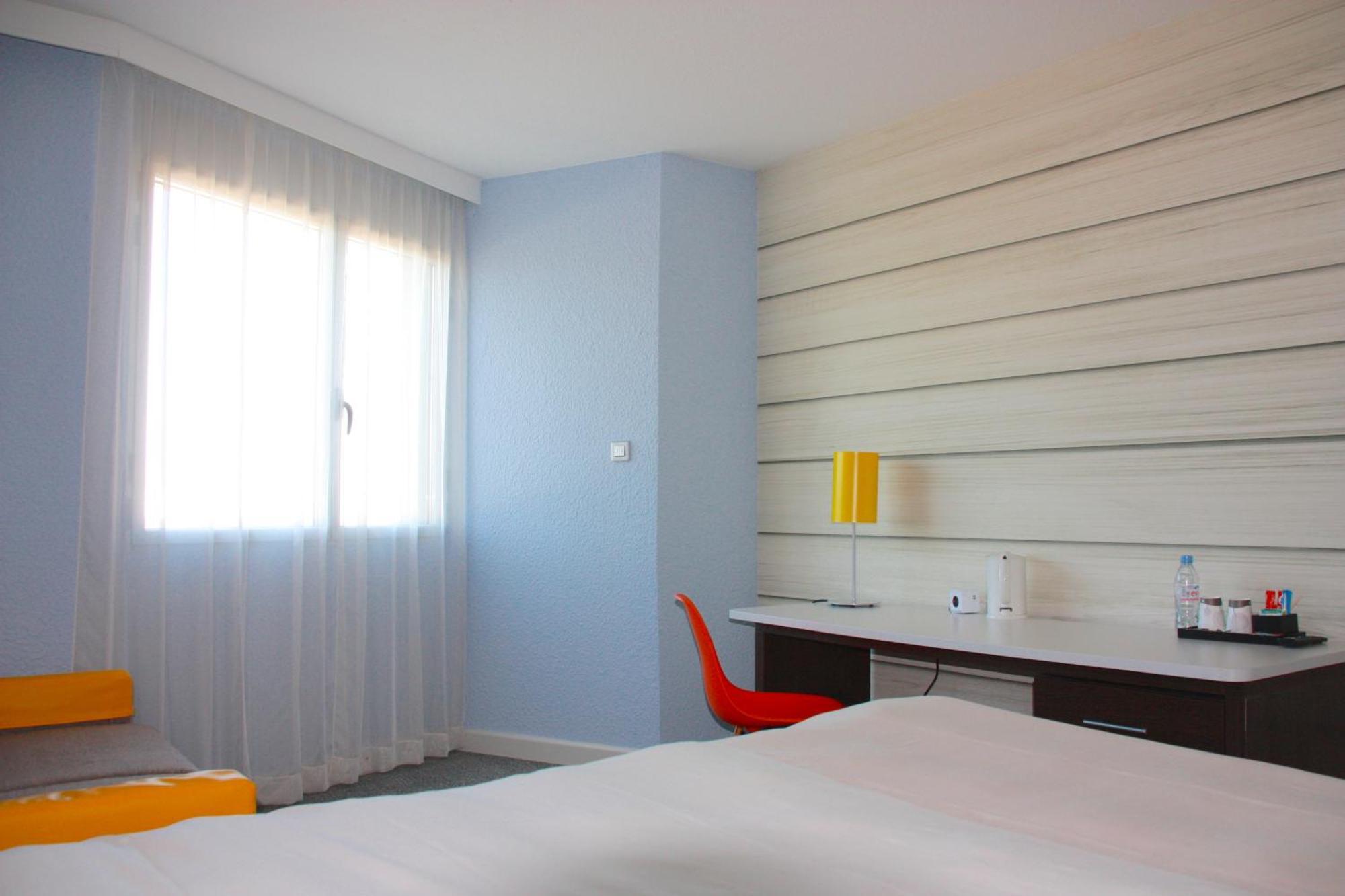 Ibis Styles Toulon La Seyne Sur Mer Exterior photo