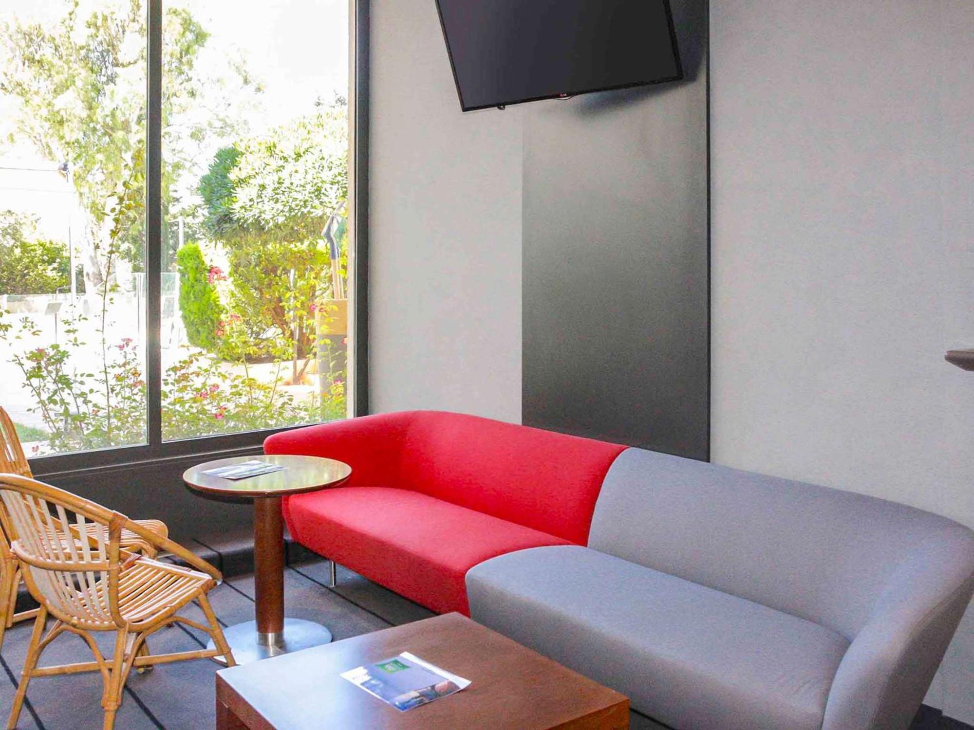 Ibis Styles Toulon La Seyne Sur Mer Exterior photo